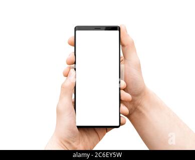 Mann`s Hand hält Handy mit leerem Bildschirm, isoliert auf weißem Hintergrund. Stockfoto